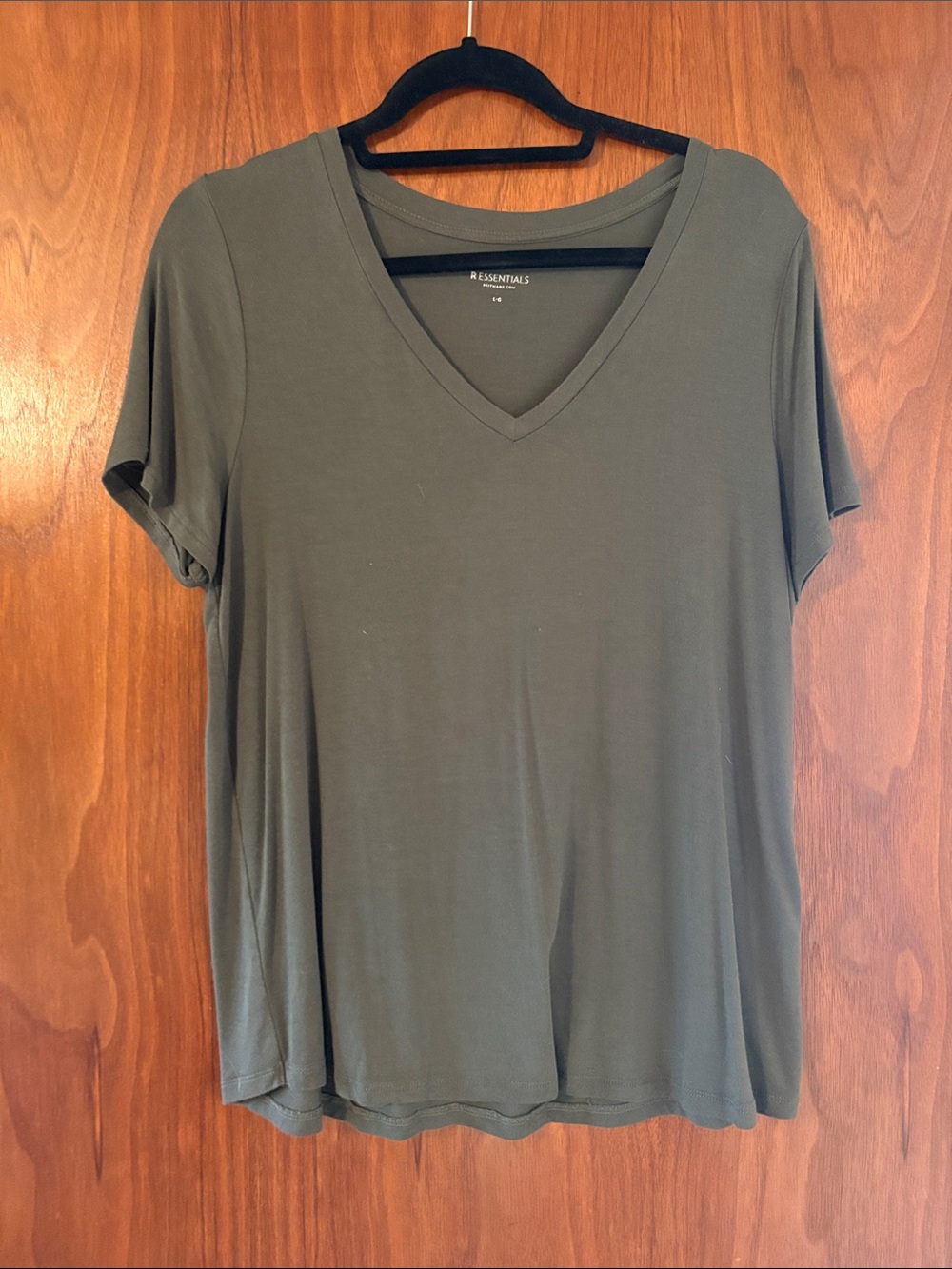 Reitmans Olive Green V-Neck Short Sleeve Tee